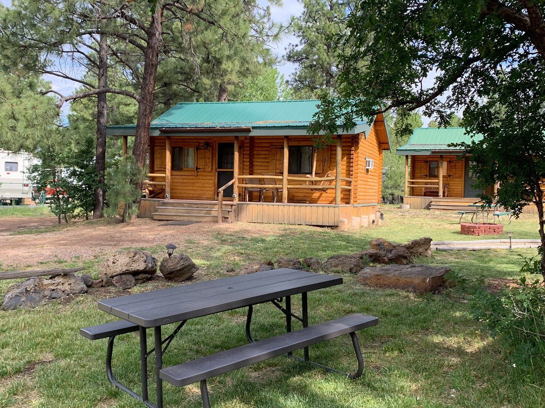 Double B Lodge主图