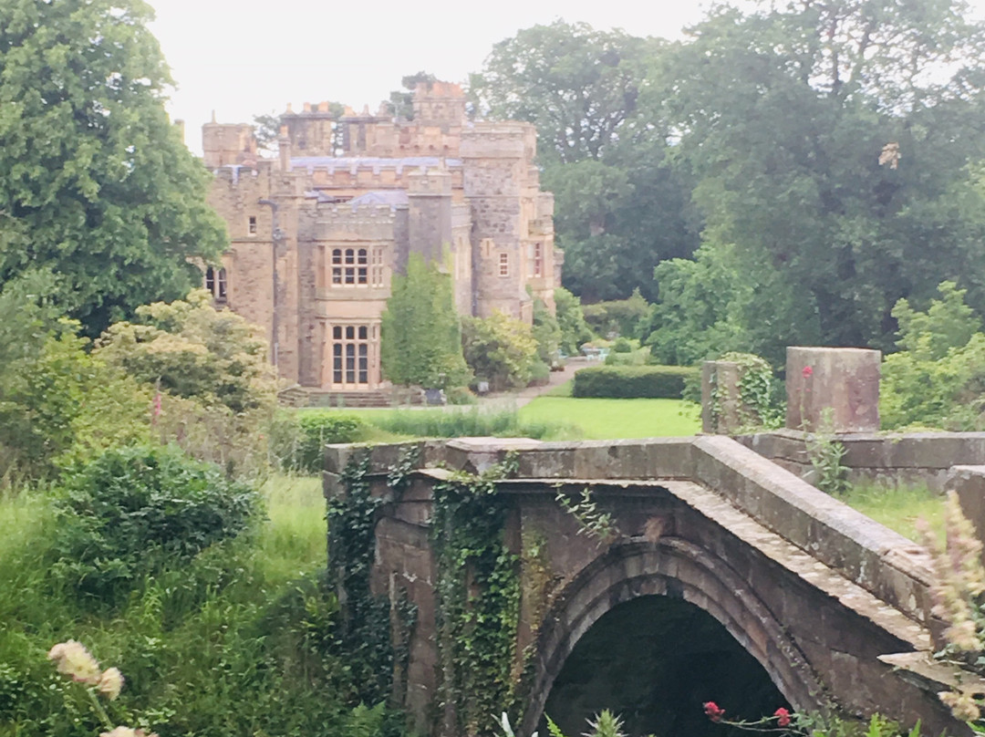 Hawarden Castle景点图片