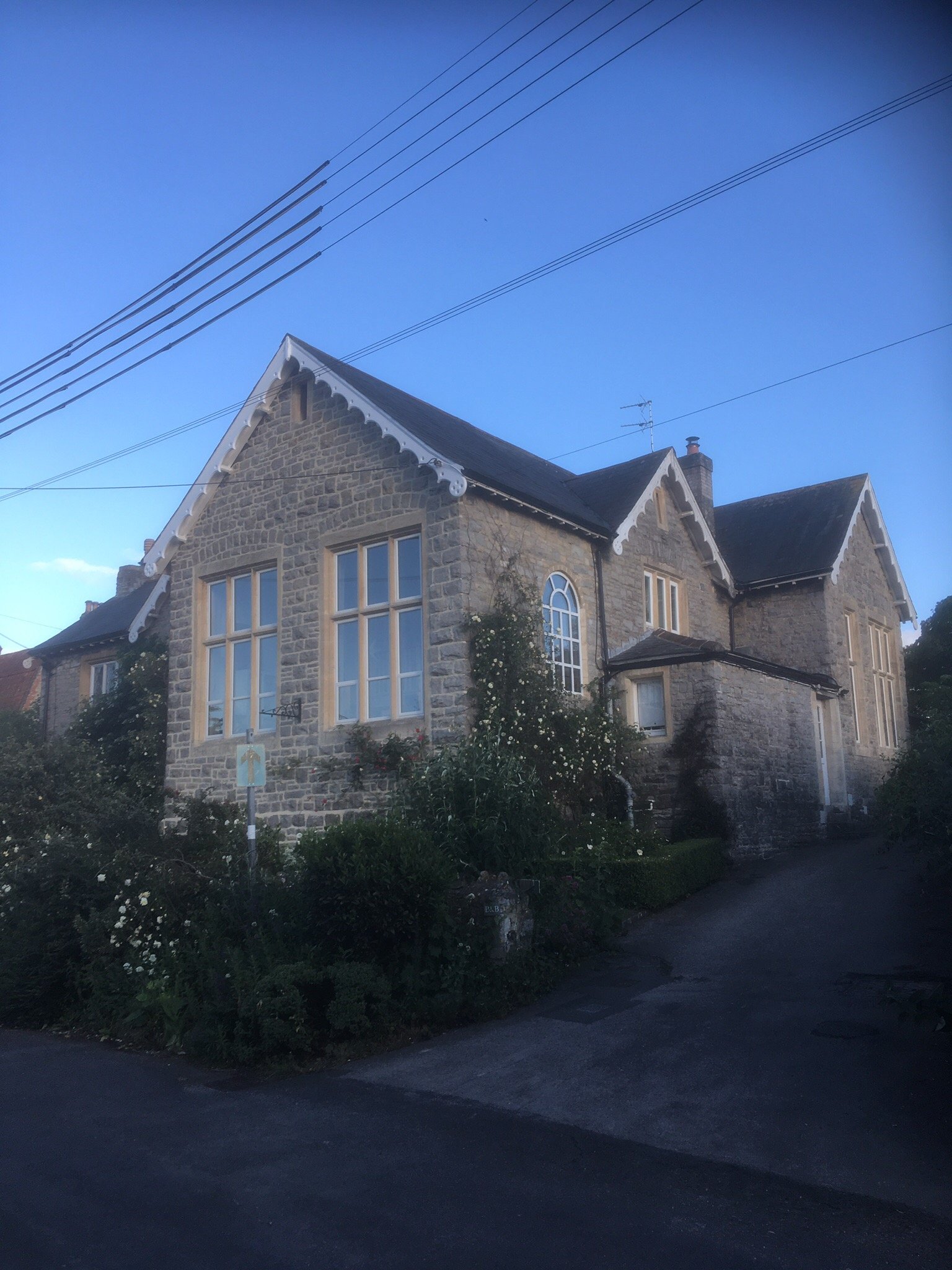 The School House-官方