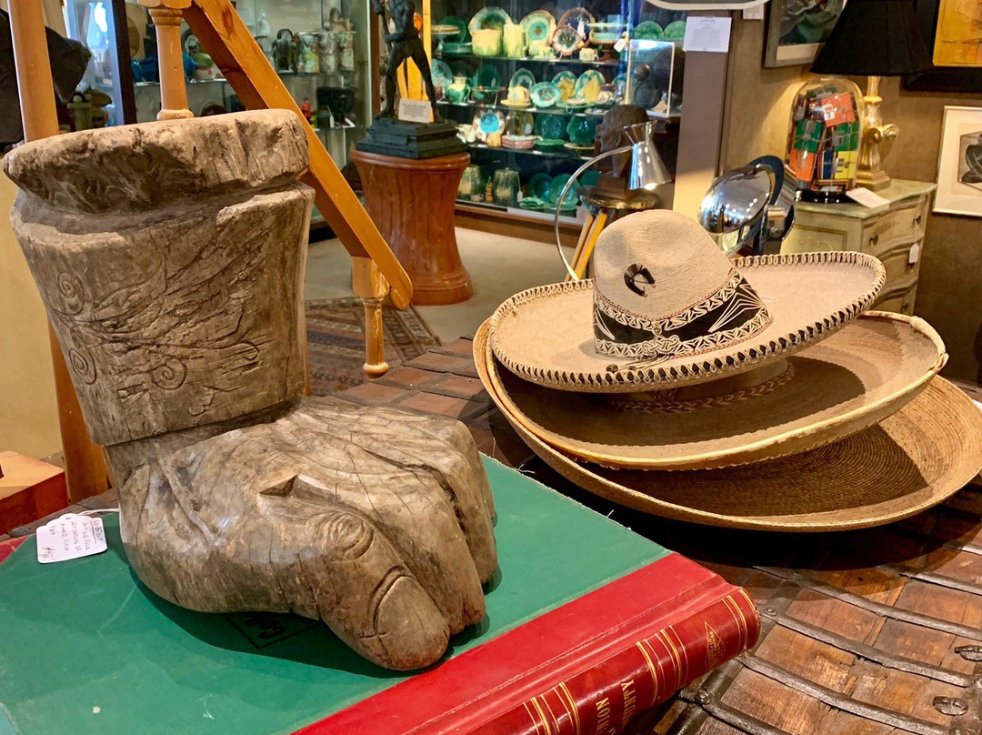 Stewart Galleries-棕榈泉市必去景点