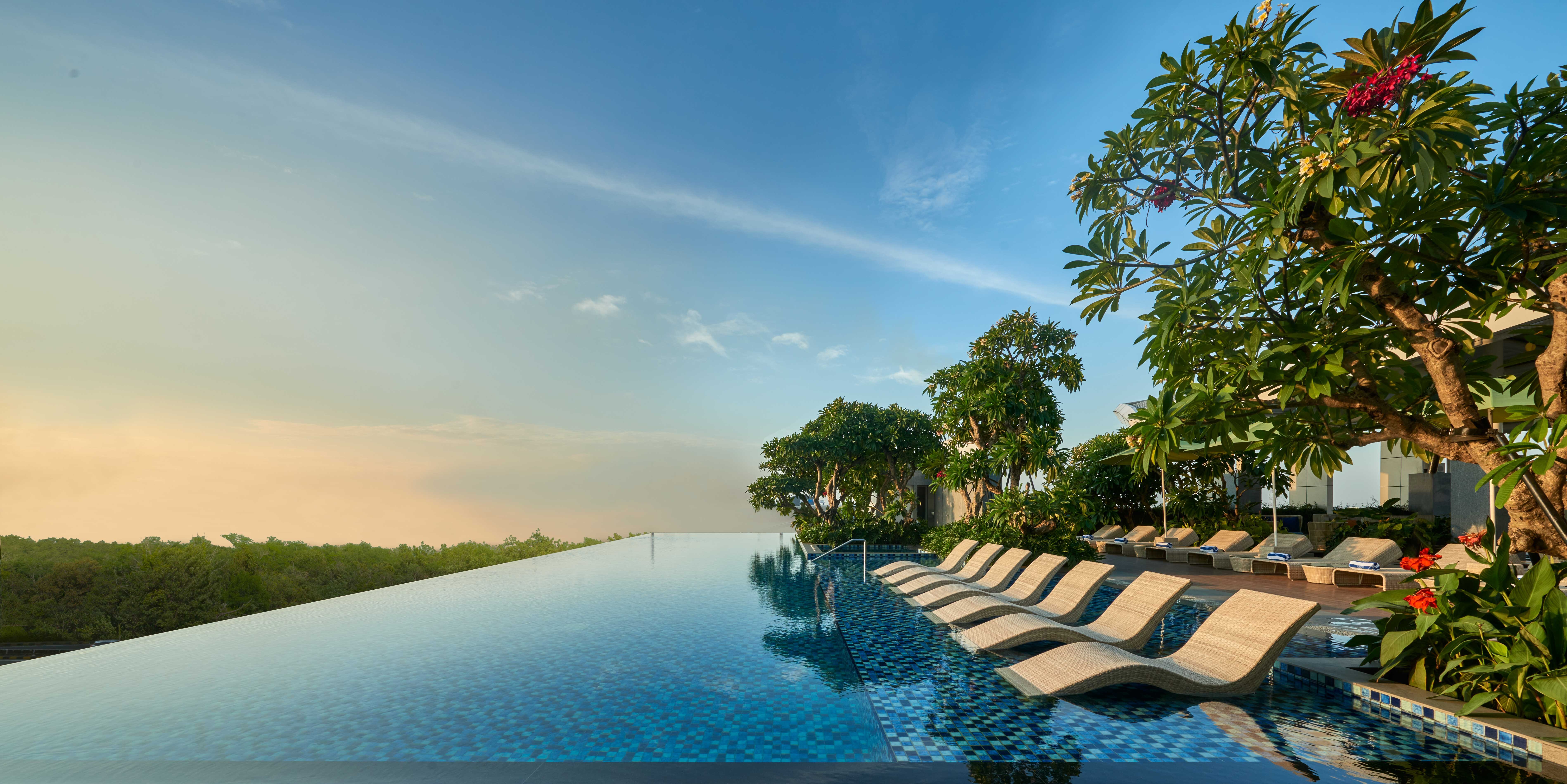 Nuanza Hotel & Convention-泳池