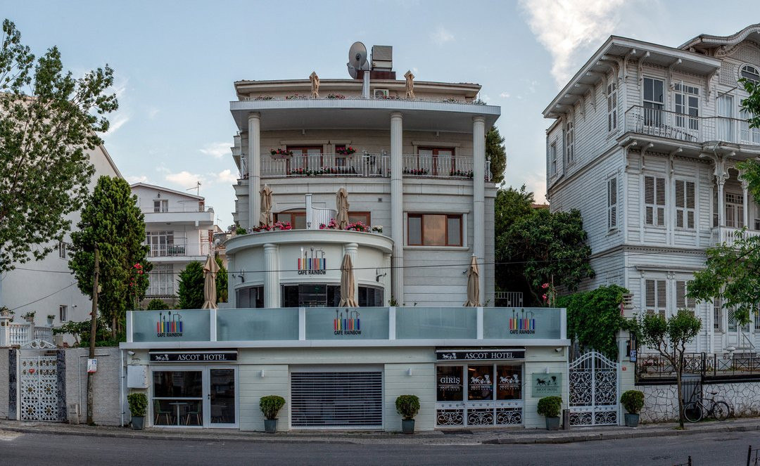 Ascot Hotel主图