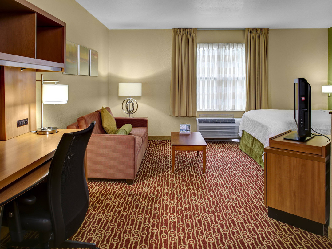 芬德雷万豪广场套房酒店主图