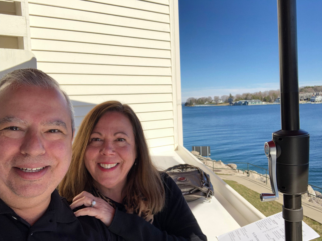 Weathervane Terrace Inn & Suites主图