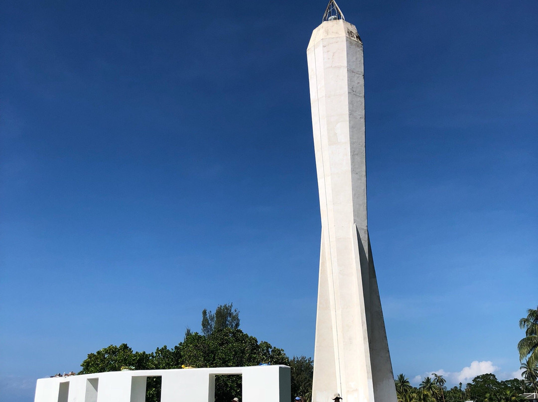 Coastwatchers Memorial Lighthouse-Madang必去景点