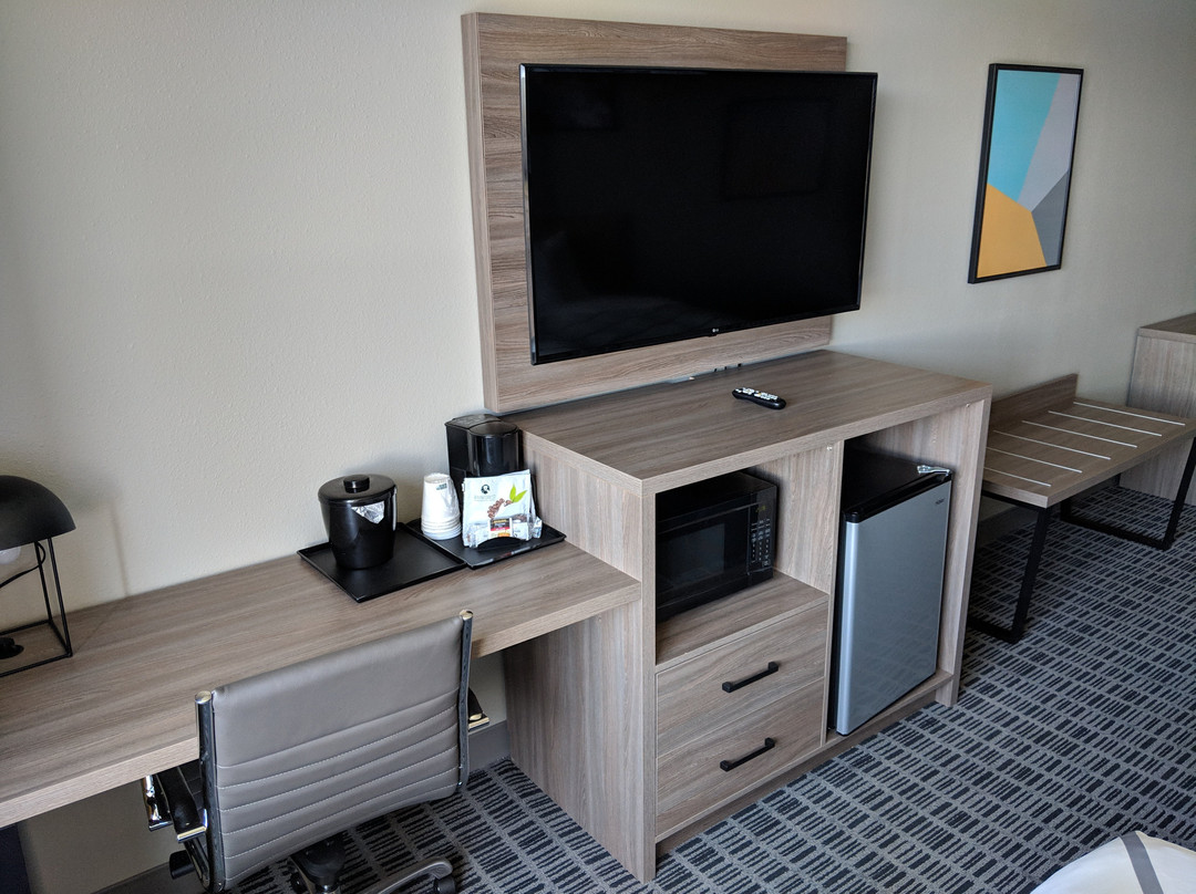 La Quinta Inn & Suites by Wyndham Montgomery主图