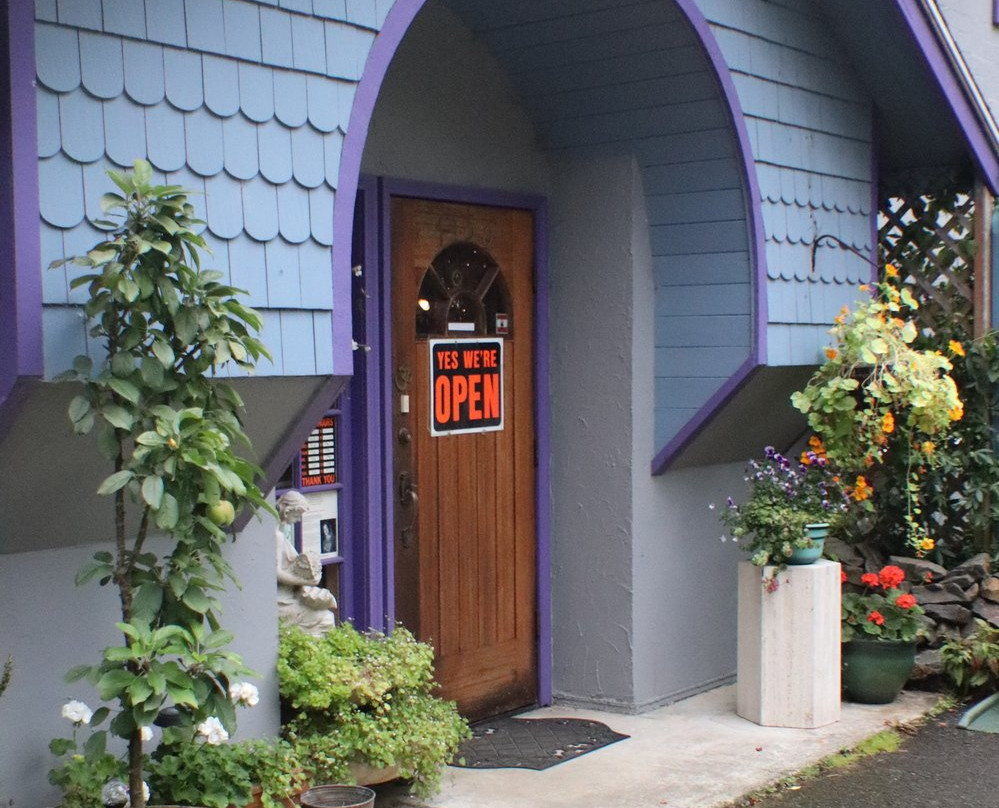 Crystal Wizard-Gleneden Beach必去景点