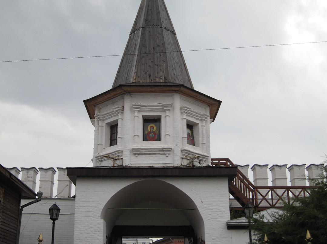 Holy Trinity Men's Monastery-秋明必去景点