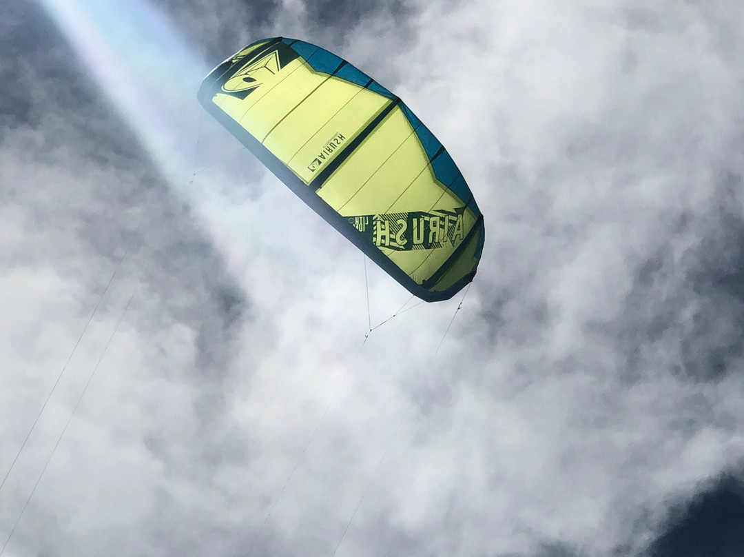Blue Lagoon Kiteboarding School-梭桃邑必去景点