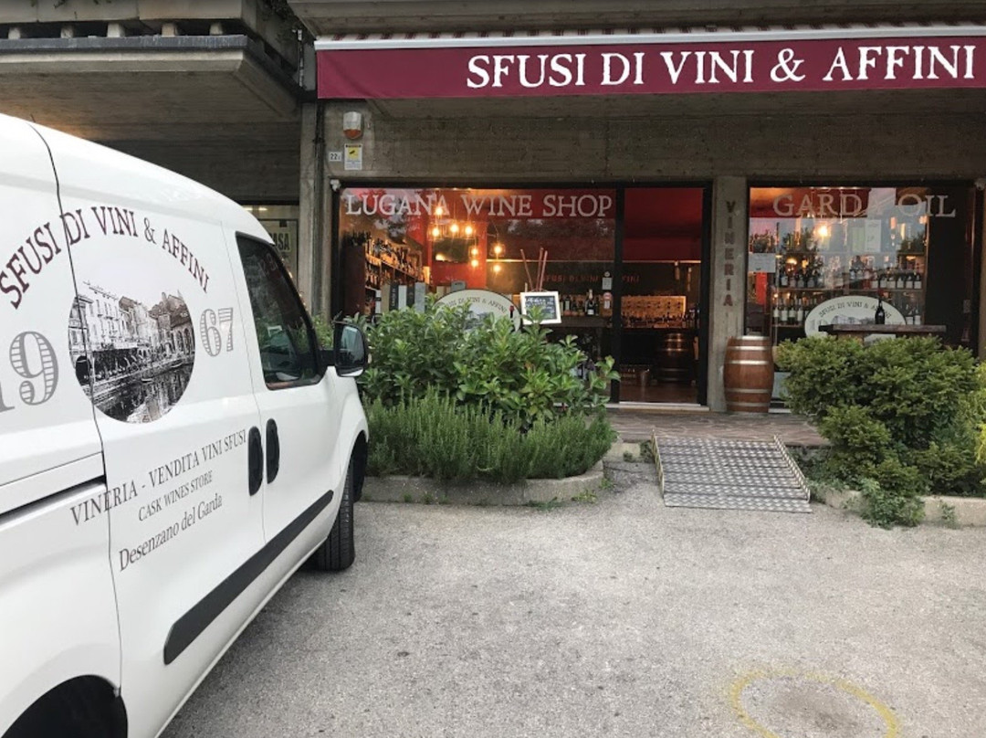 Sfusi di Vini & Affini-代森扎诺-德尔加达必去景点