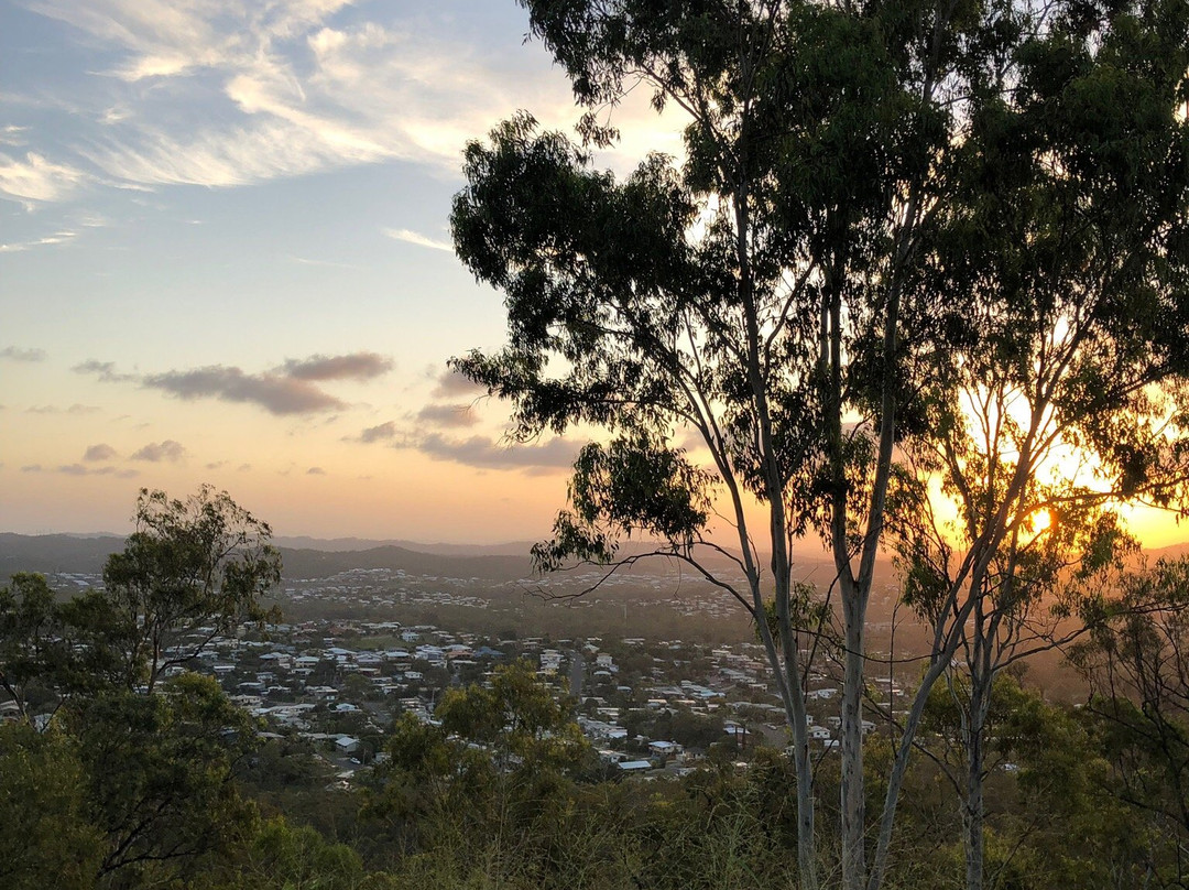 Round Hill Lookout景点图片