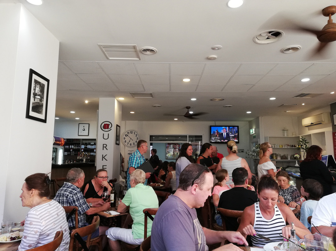 Burkes Hotel Motel主图