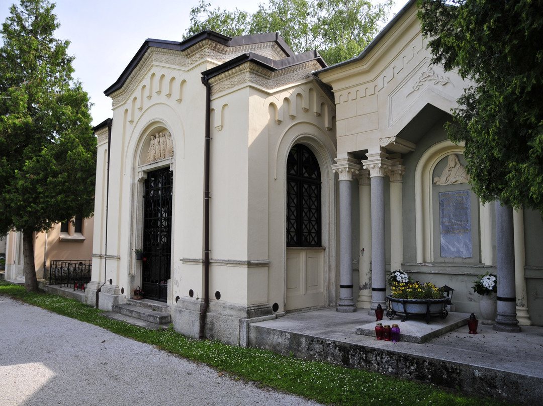 Varazdin Cemetery景点图片