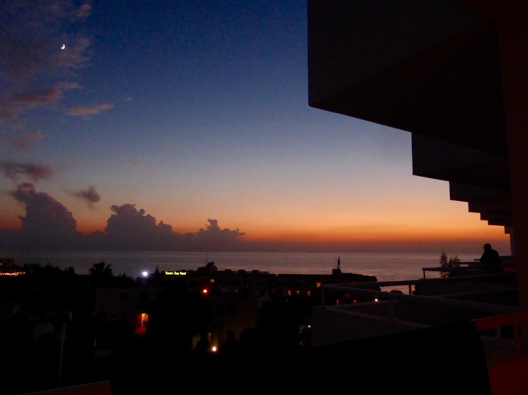 日落湾假日乡村酒店主图