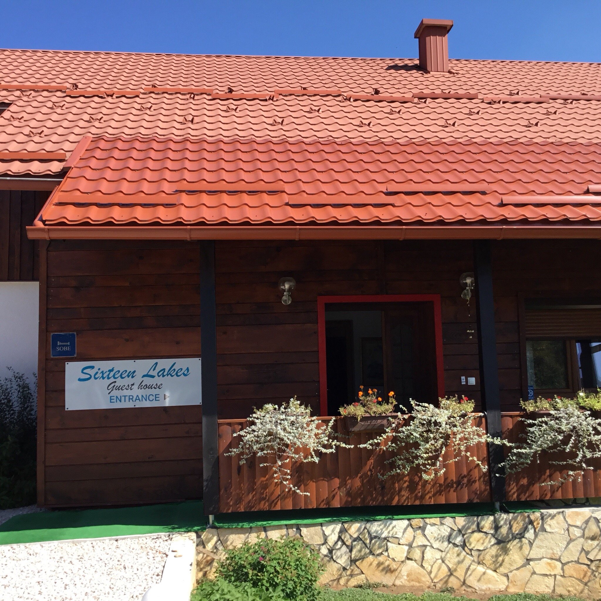 Sixteen Lakes Guest House-官方