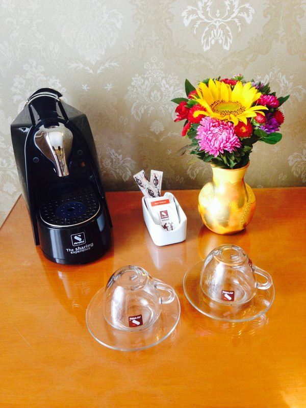 水晶宫酒店主图