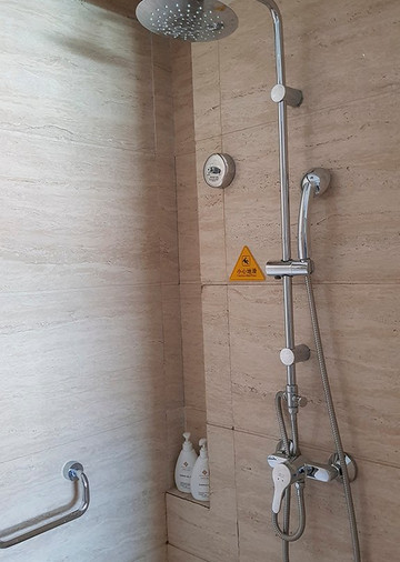 乔穆朗宗酒店主图