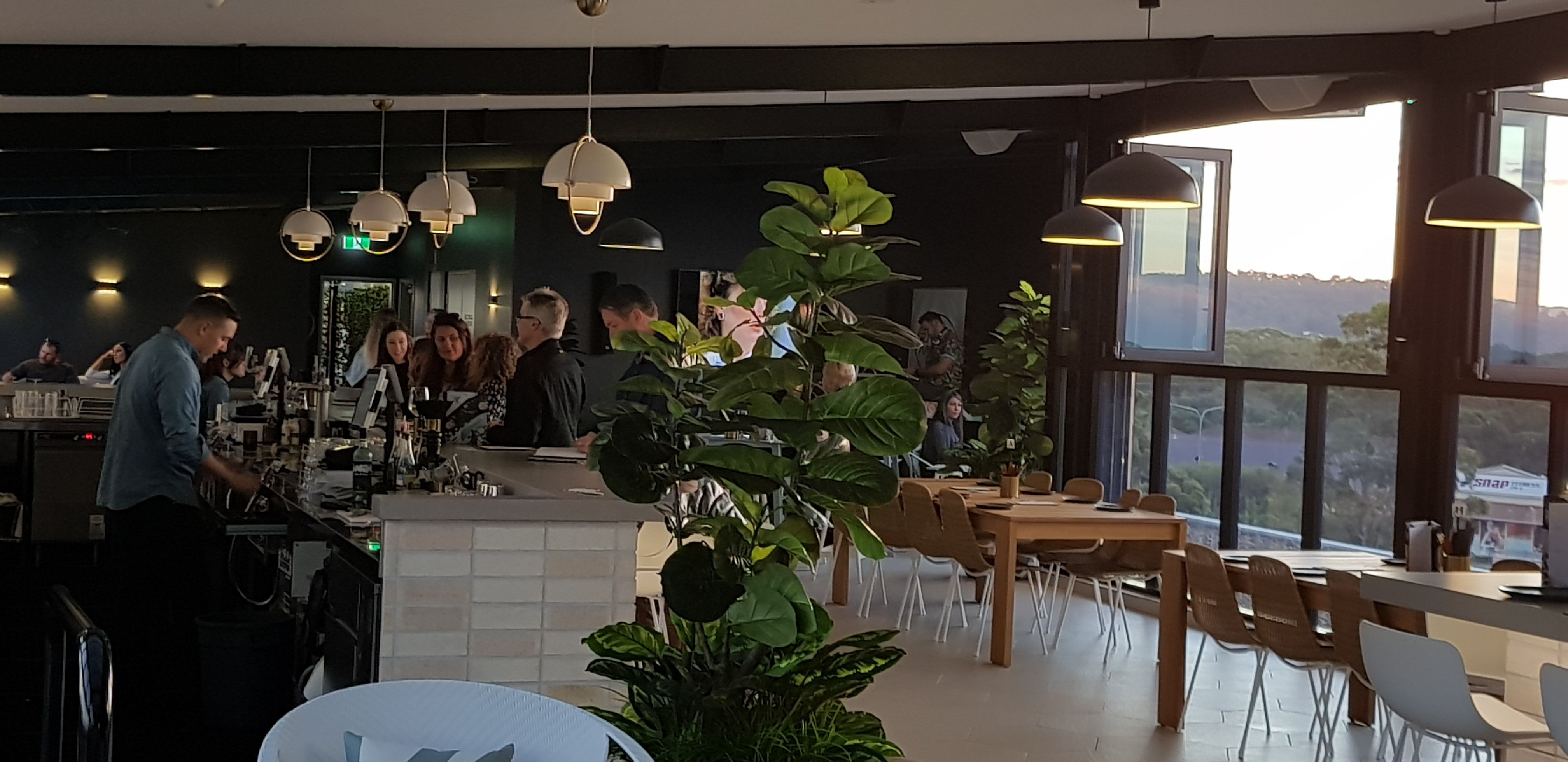 Mantra Southport Sharks-餐饮