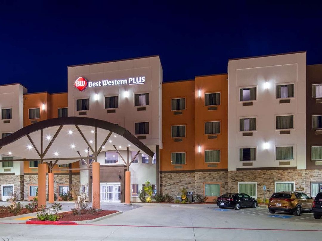 Airport Inn & Suites