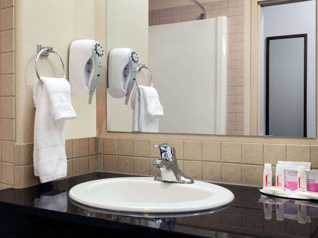 Ramada by Wyndham Weyburn主图