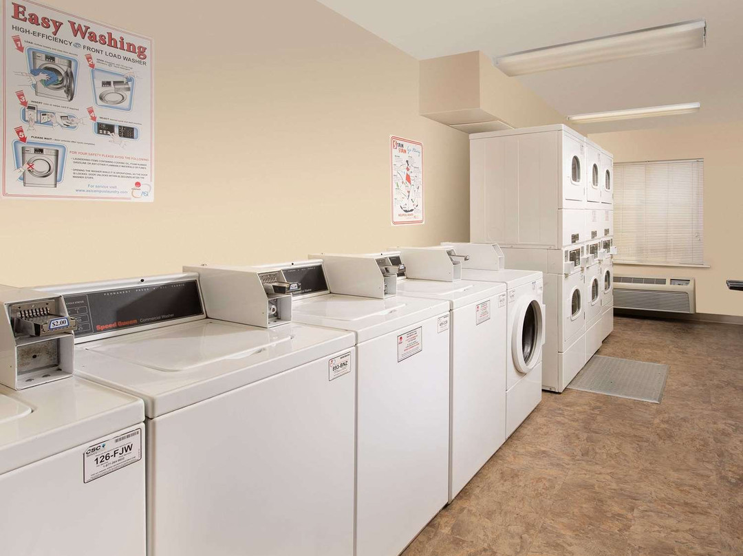 弗里敦伍德斯普林套房酒店主图