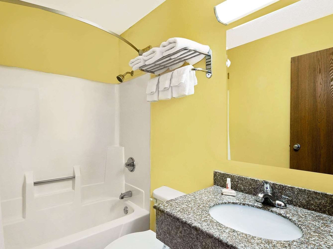 Super 8 by Wyndham Muncie/Ball St. College Area主图