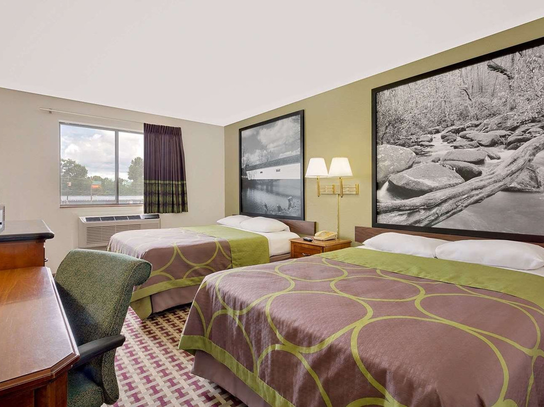 Super 8 by Wyndham Johnson City主图