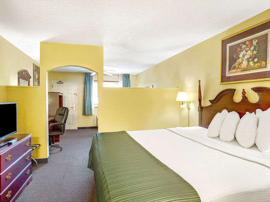 Days Inn & Suites by Wyndham Peachtree City主图