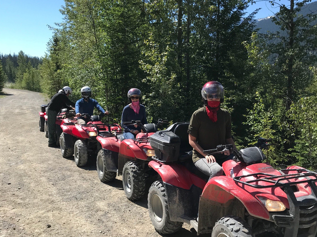 Awesome All Season Adventures-戈尔登必去景点