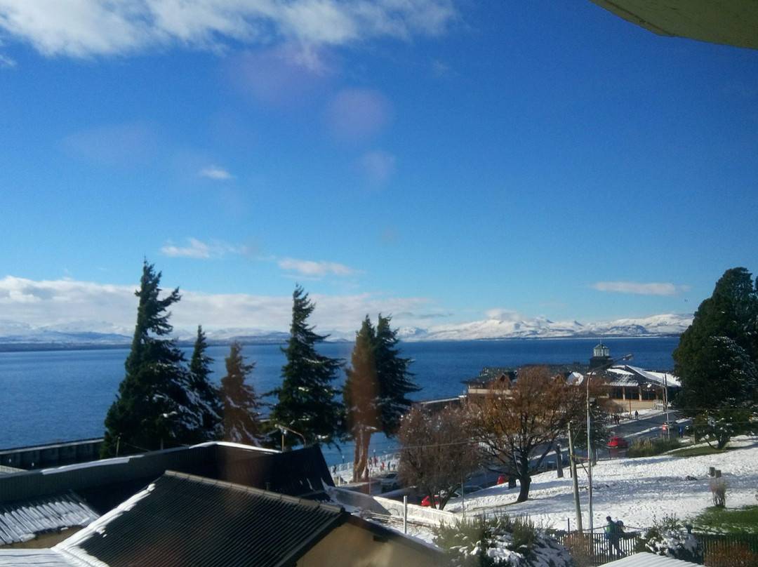 巴里洛切凯煌酒店主图