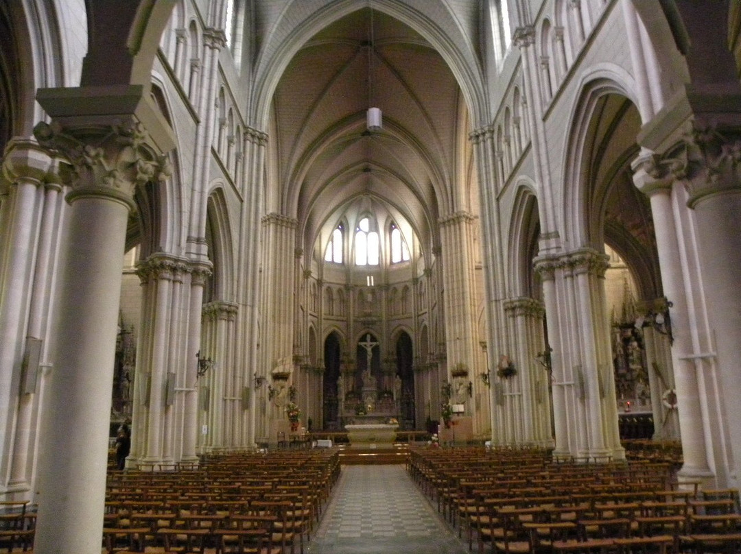 康卡勒旅游景点-Eglise Saint-Méen