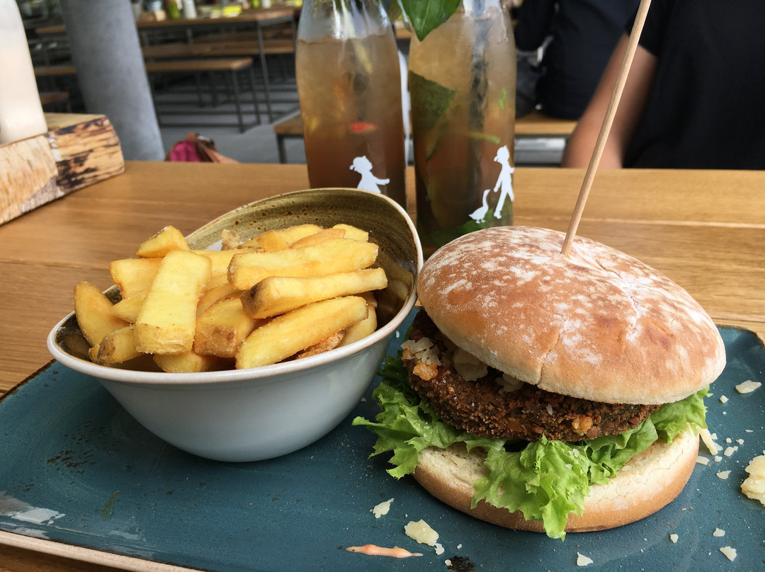 HANS IM GLUECK Burgergrill & Bar