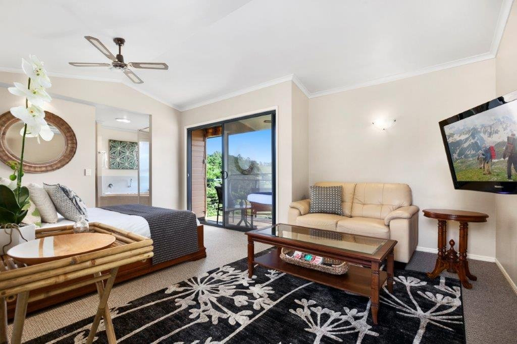 Top of the Hill主图