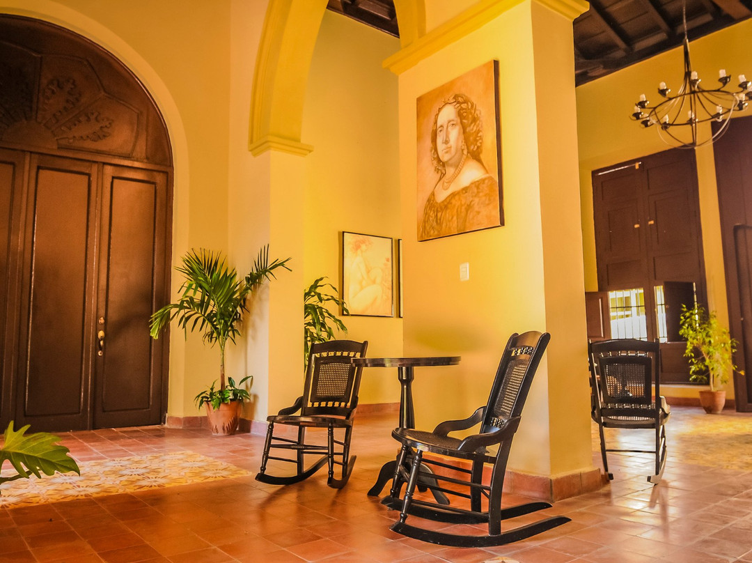 Hotel E La Avellaneda主图