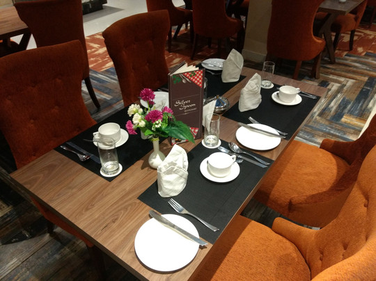 Azamgarh餐馆和美食-Silver Spoon