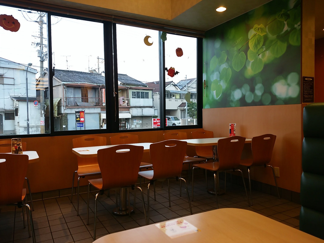 マクドナルド 外環教興寺店