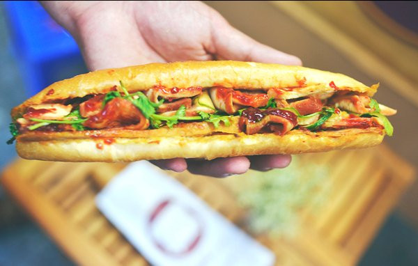 Bánh Mì Bích - Đặc Sản Hội An