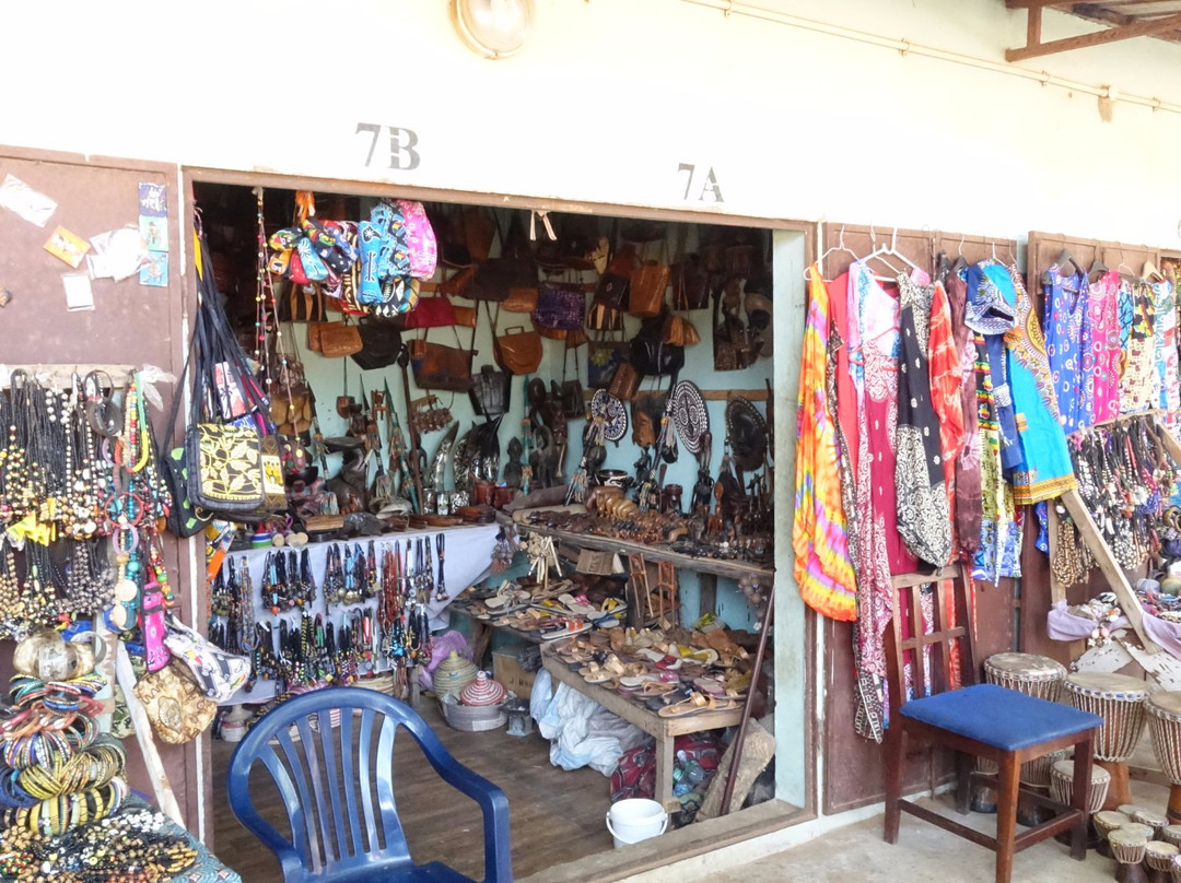 Bakau Craft Market - Sand Art Shop景点图片