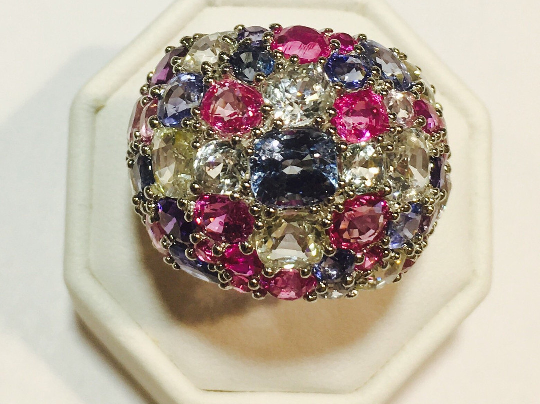Myanmar Gems and Jewelry Shop景点图片