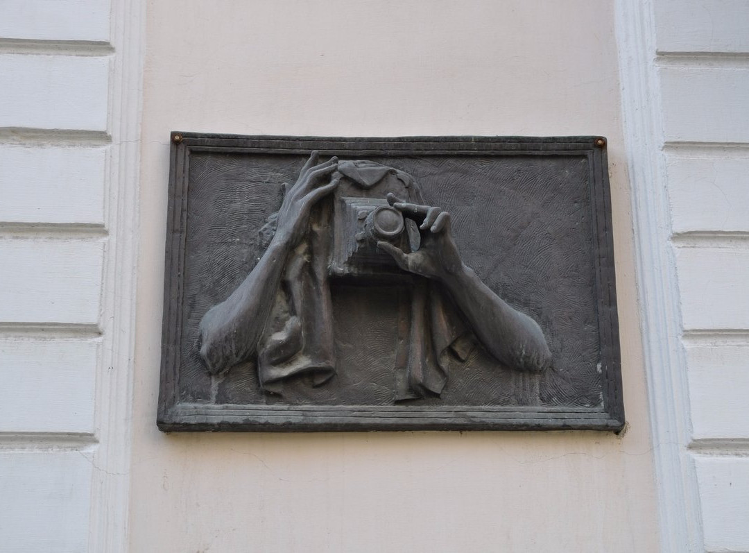 Bas-relief Photographer-车里雅宾斯克必去景点