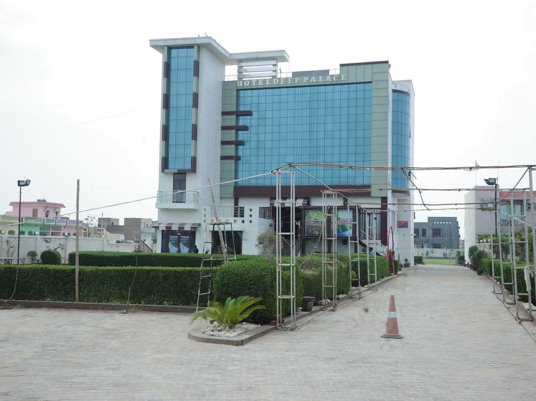 Hotel Deep Palace