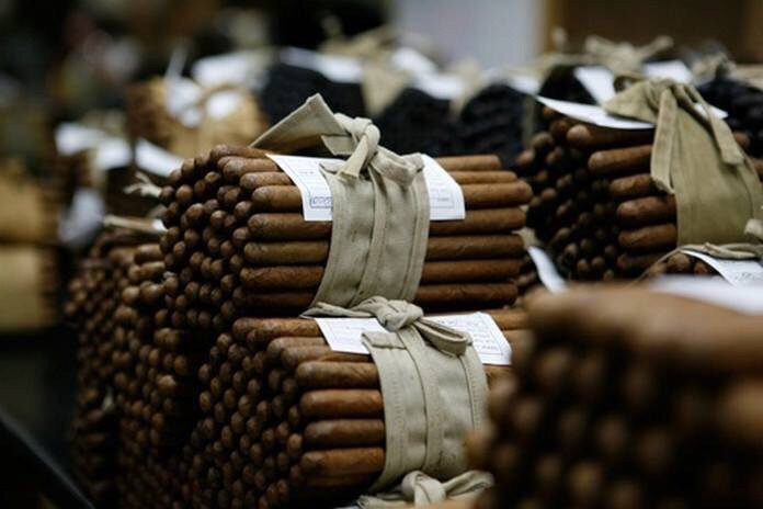 Discount Liquor Wine & Cigars-乌维塔必去景点