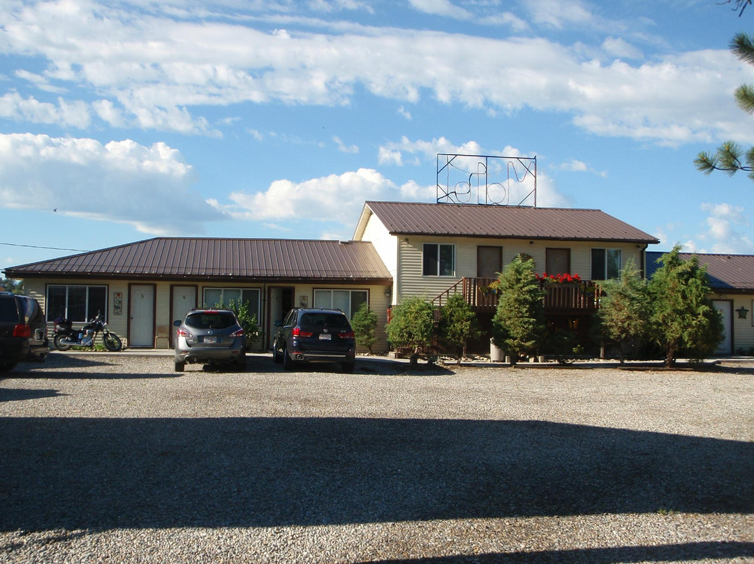 Wasa Lake Motel主图