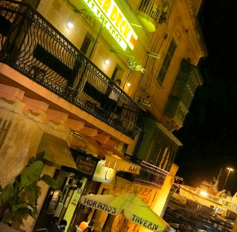 Horatio's Upper Deck-姆贾尔必去景点