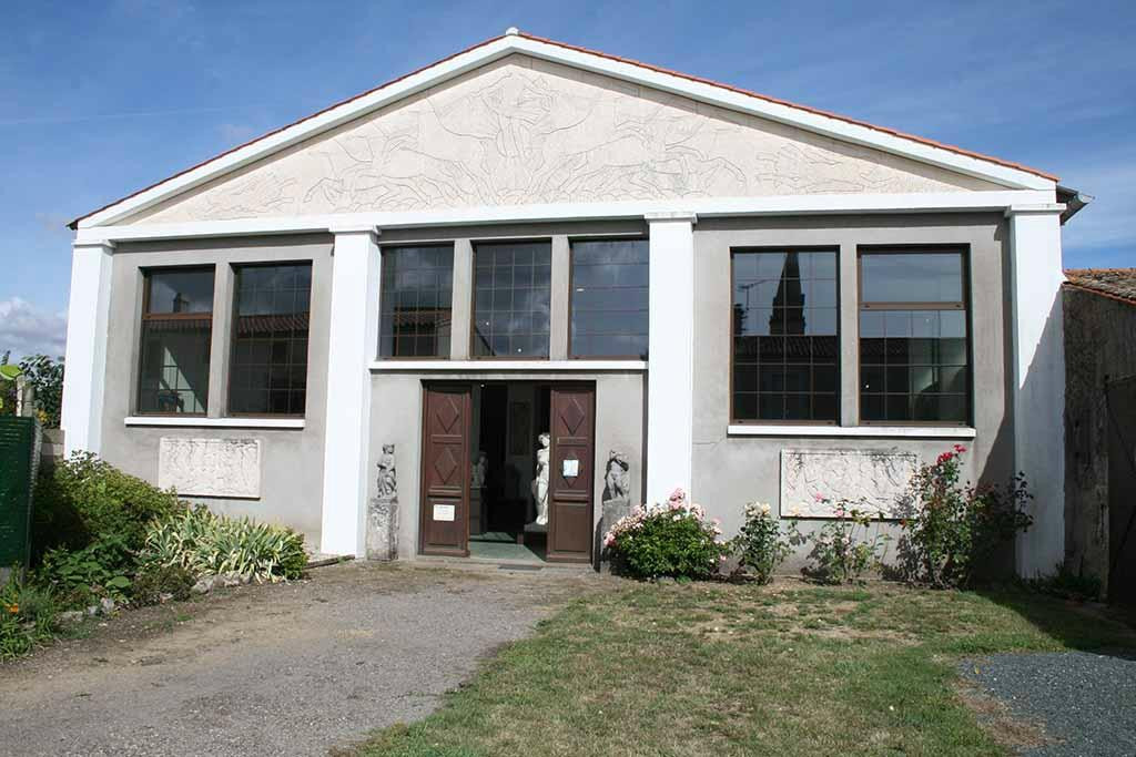 Musee Andre Deluol-Saint-Michel-en-l'Herm必去景点