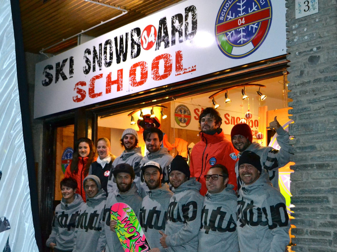 04 Ski & Snowboard School-巴多内基亚必去景点