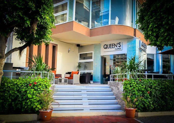 苏塞餐馆和美食-Queen's Cafe & Resto