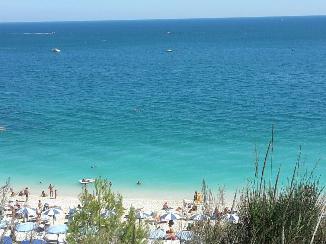 Spiaggia dei Sassi Neri-Sirolo必去景点