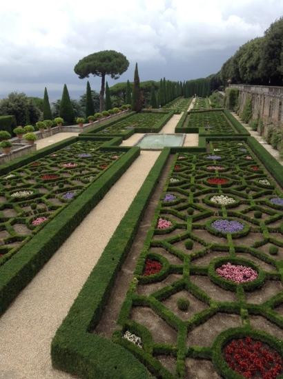 Pontifical Villas of Castel Gandolfo-冈多菲堡必去景点