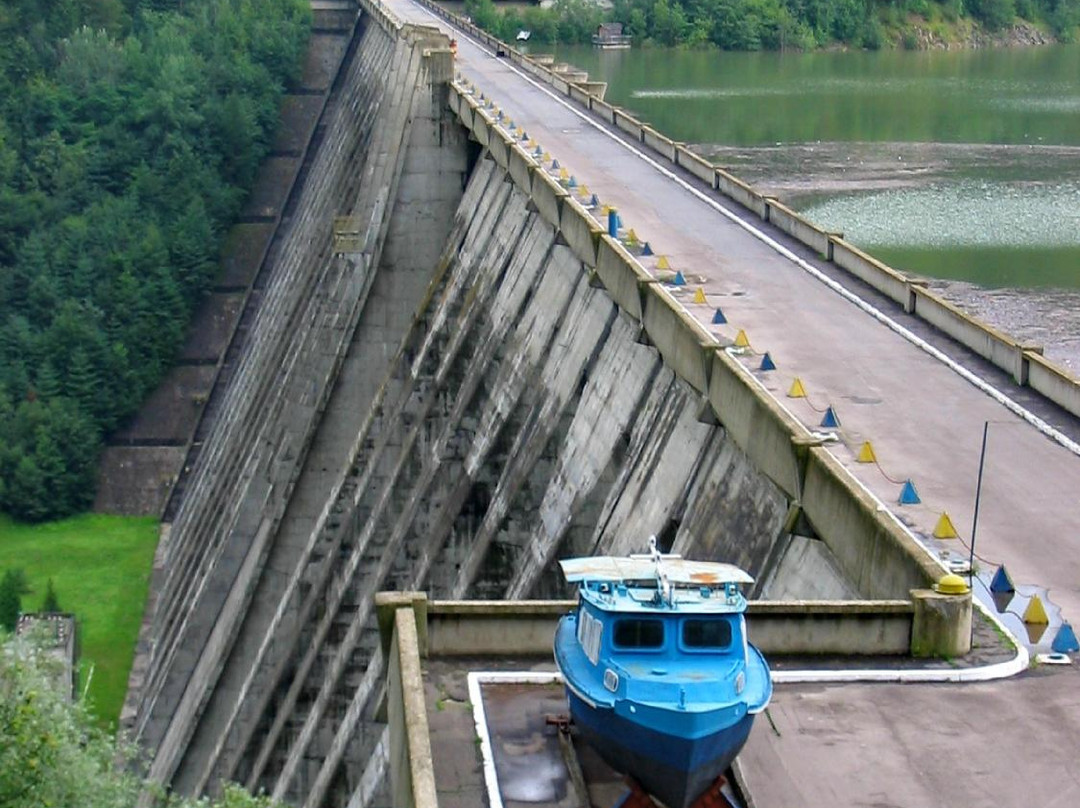 Lake Valea Uzului景点图片